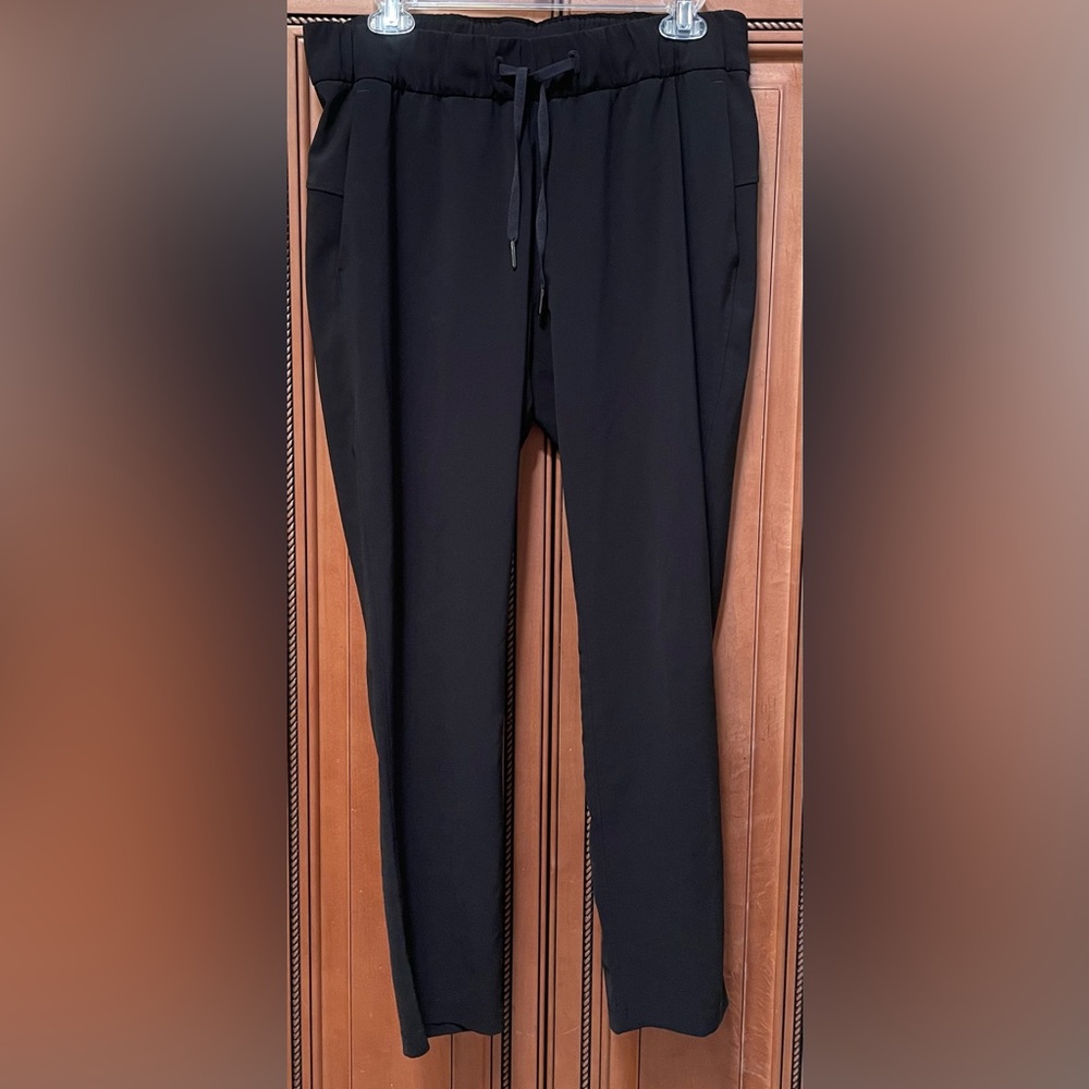 Lululemon On The Fly 28” Drawstring Pant Size 8
